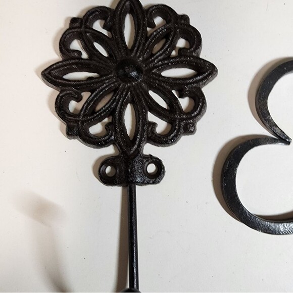 WALL HOOKS 4 in a bundle - Picture 4 of 10